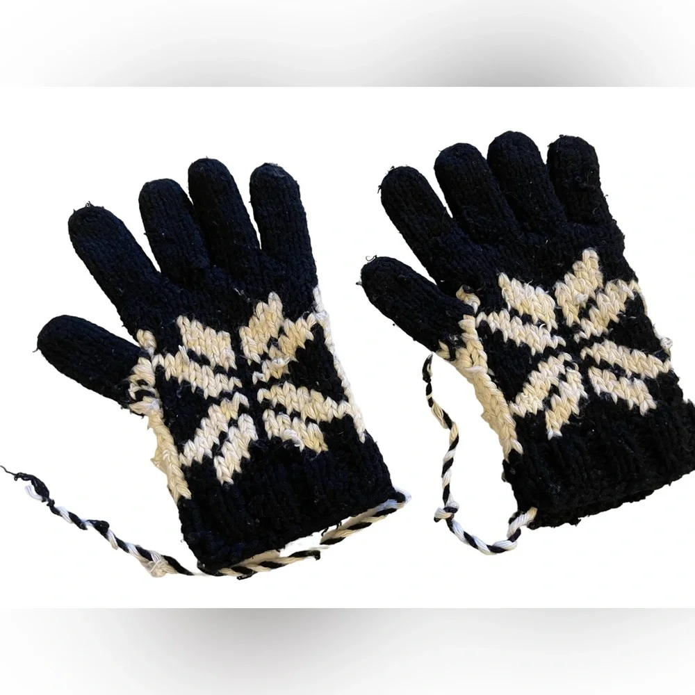 Warm Woolly Winter Gloves - Picture 3 of 5